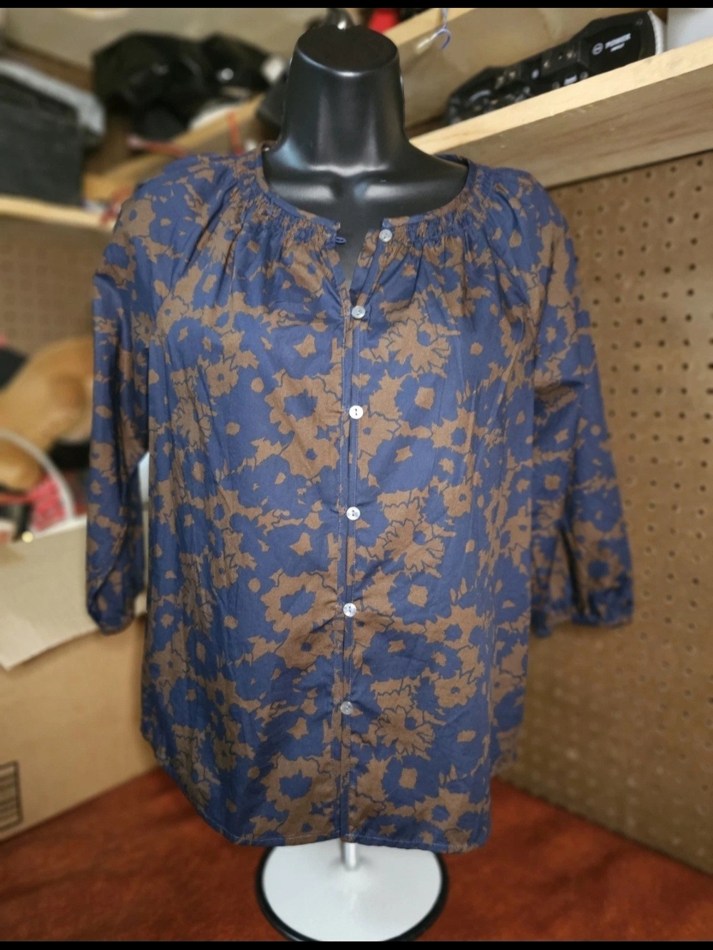 Time & Tru Smoked 3/4 Sleeve Top Brown/Blue XS